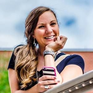 Meet your Posher, Casey